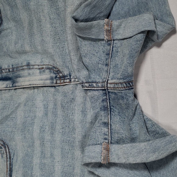 ๐งโ๐10/10๐งโ๐๐Ardene midi high rise short size 9๐ - Picture 9 of 9